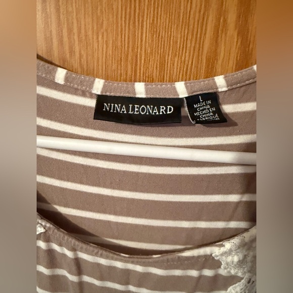 Sleeveless Dress with Lace Floral Design - Picture 6 of 7